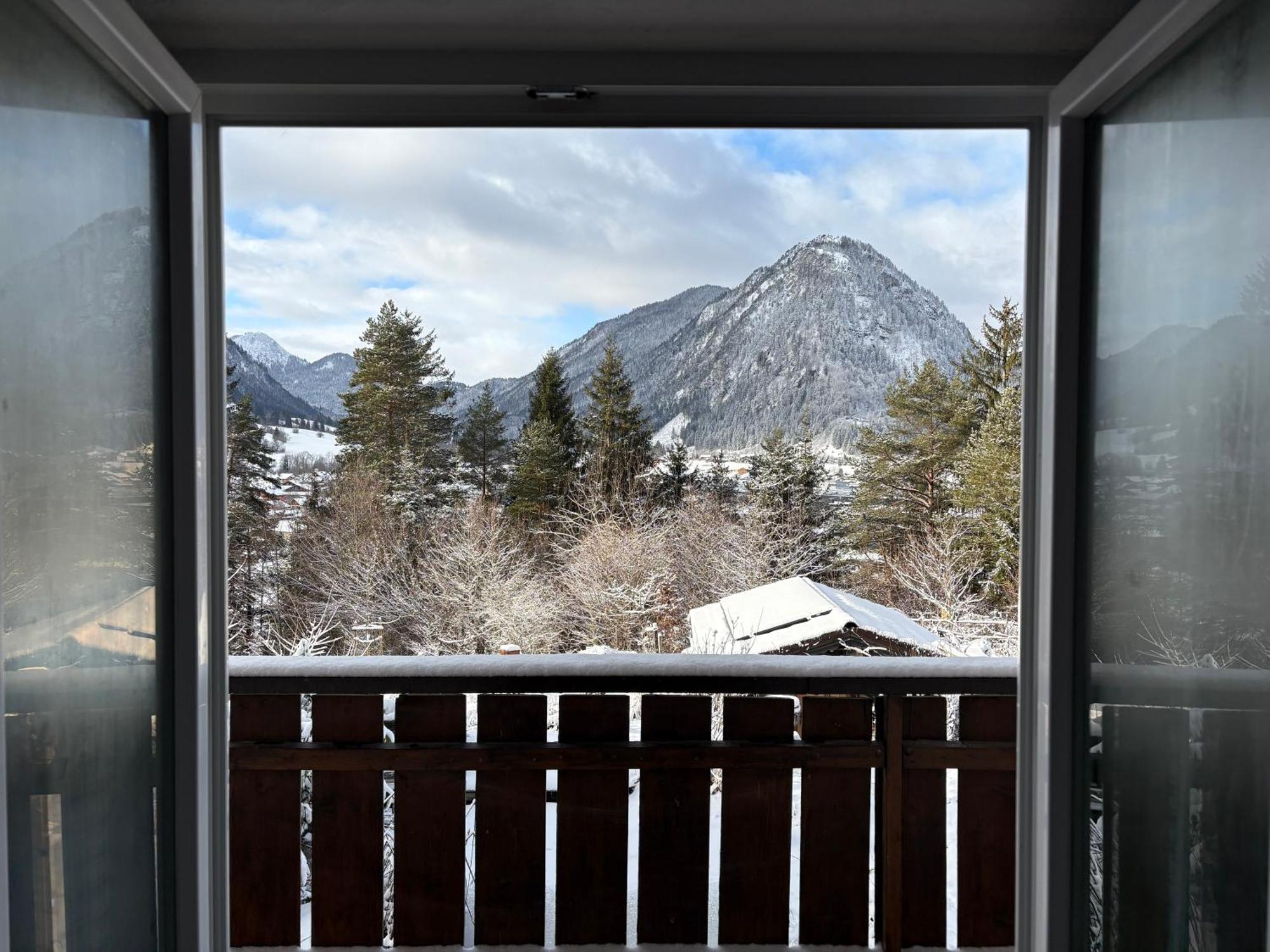Dreimaederlhaus Am Berg Appartement Pfronten Buitenkant foto